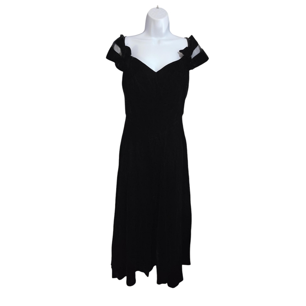 MODA INT'L black velvet evening dress 6